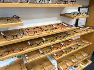 Nos collections, montures pour Bébé, enfant, adulte, Bourgeois Opticien à Muzillac, Questembert, Surzur, Sarzeau, La Roche Bernard, Morbihan